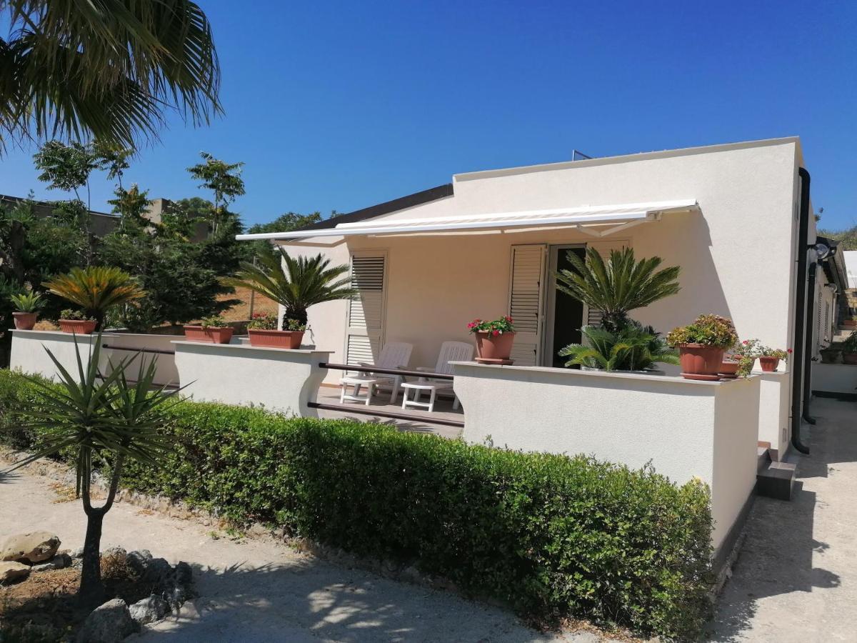 Casa Vacanze Villa Tropia Camastra Exterior photo